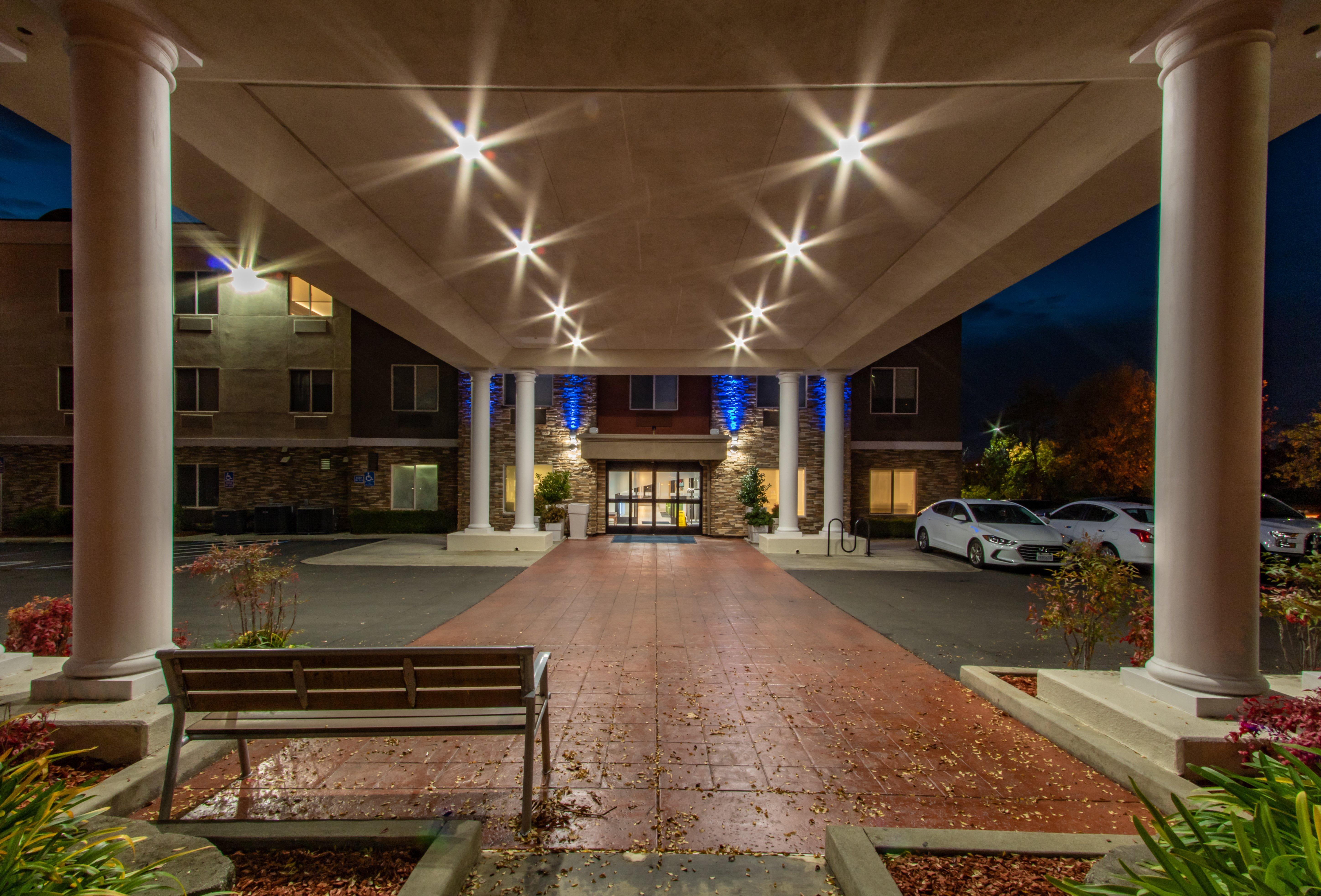 Holiday Inn Express Hotel & Suites Roseville - Galleria Area By Ihg Luaran gambar