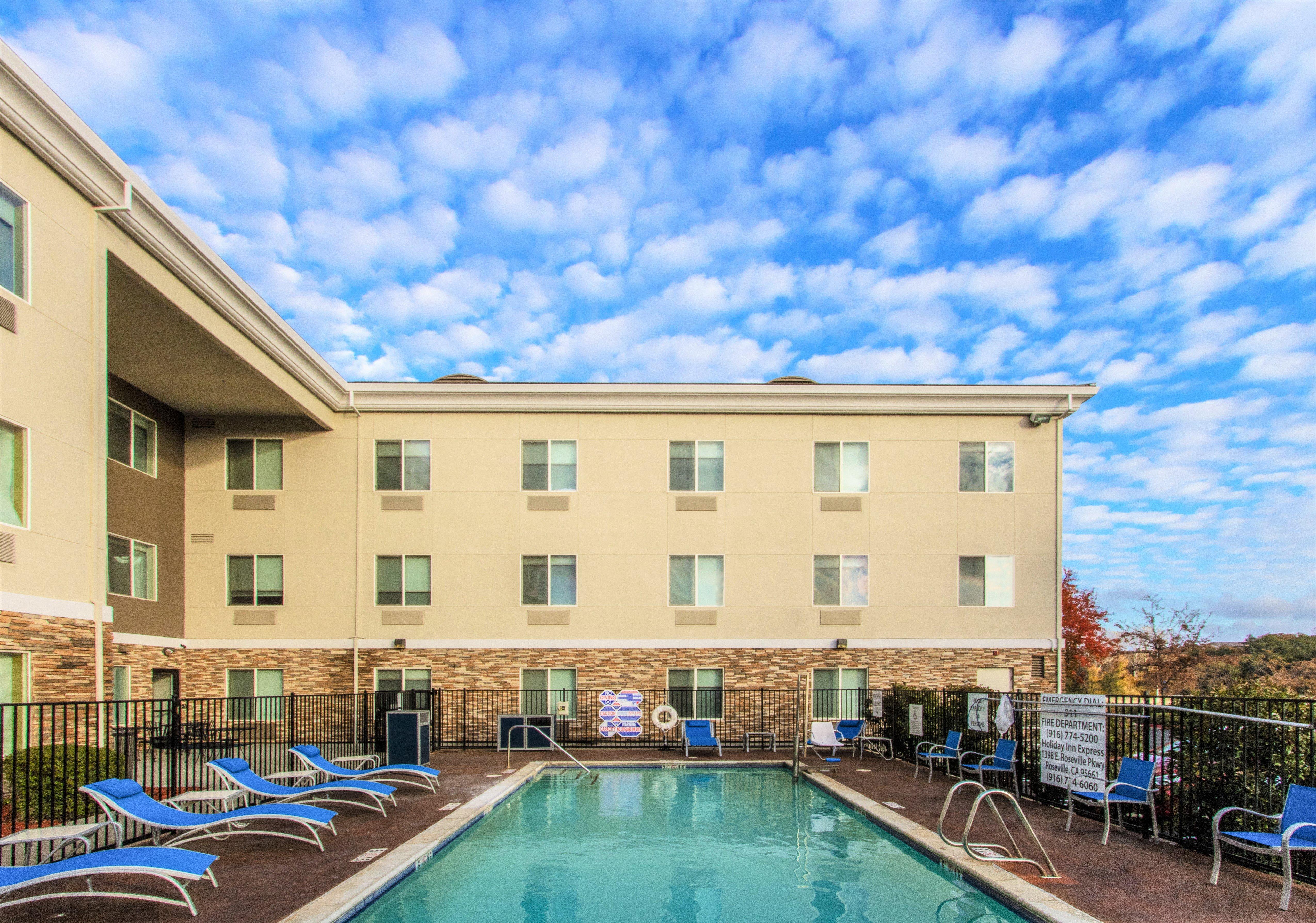 Holiday Inn Express Hotel & Suites Roseville - Galleria Area By Ihg Luaran gambar